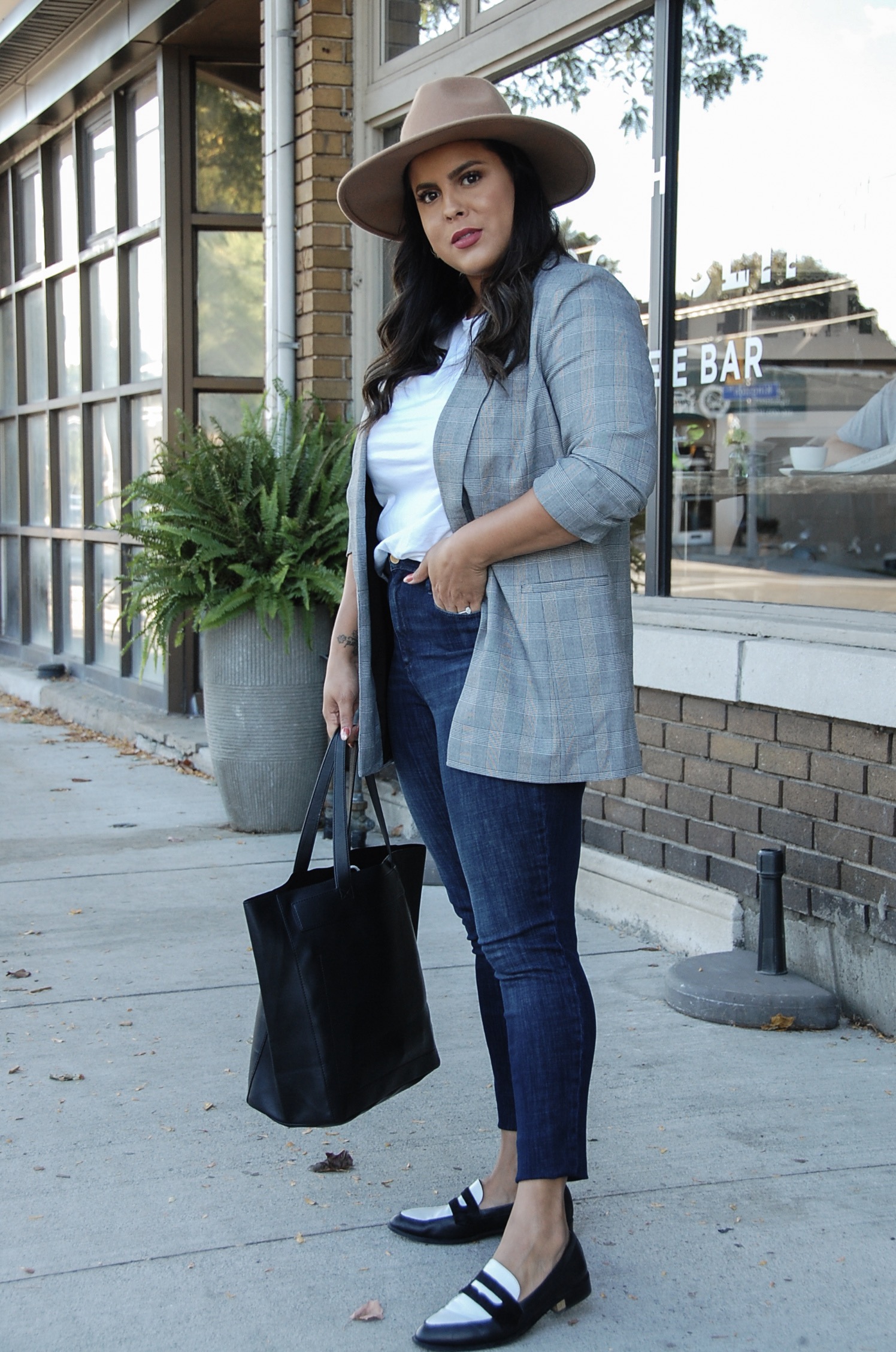 How To Build a Curvy Girl Capsule Wardrobe - Girls Of T.O.